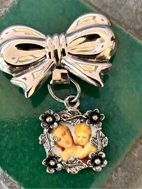 Sterling stamped 925 silver brooch bow pin w attached mother daughter charm